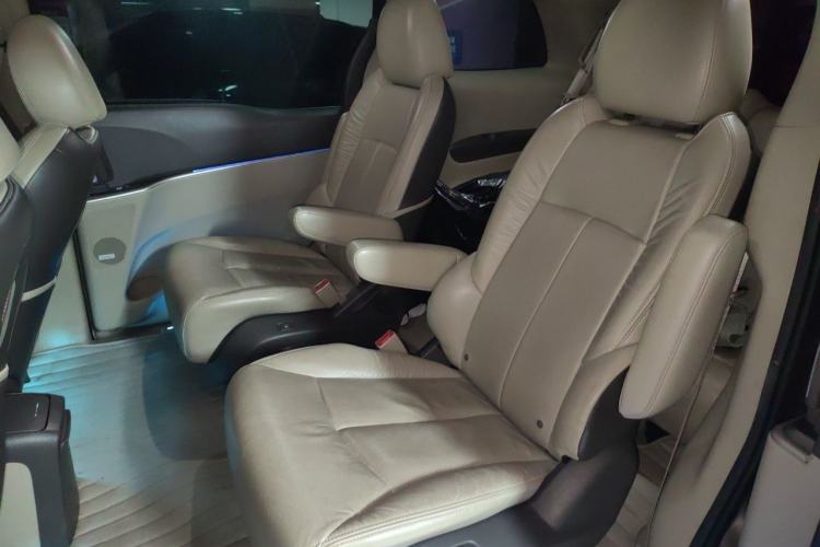 Used Buick GL8 2013 3.0L XT Luxury Business Flagship Edition Left Rear Seat