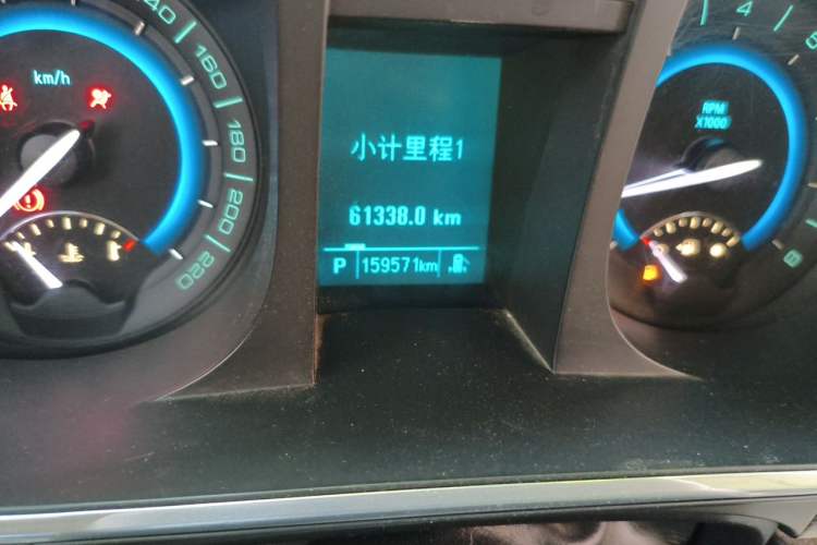Used Buick GL8 2013 2.4L CT Luxury Business Comfort Edition Odometer Close Up