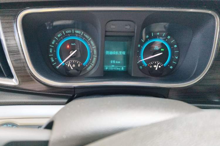 Used Buick GL8 2013 3.0L XT Luxury Business Flagship Edition Odometer Close Up