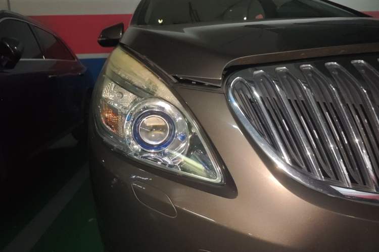 Used Buick GL8 2013 3.0L GT Luxury Business Haoya Edition Right Front Headlight