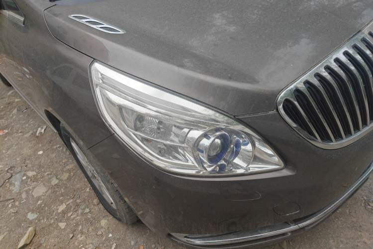 Used Buick GL8 2013 3.0L XT Luxury Business Flagship Edition Right Front Headlight