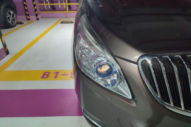 Used Buick GL8 2013 3.0L XT Luxury Business Flagship Edition Right Front Headlight