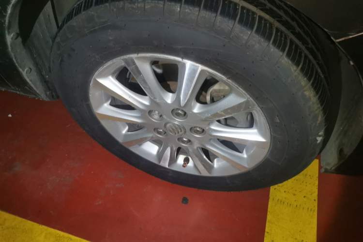 Used Buick GL8 2013 3.0L GT Luxury Business Haoya Edition Right Front Wheel Hub