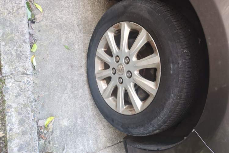 Used Buick GL8 2013 3.0L GT Luxury Business Haoya Edition Right Front Wheel Hub