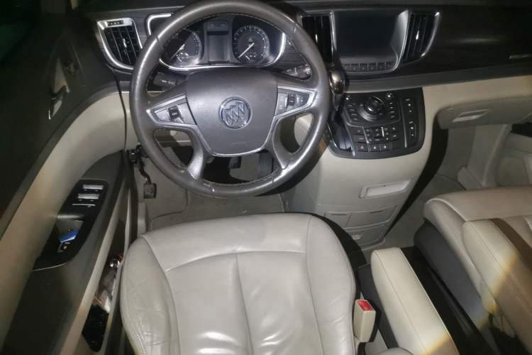 Used Buick GL8 2013 3.0L GT Luxury Business Haoya Edition Steering Wheel