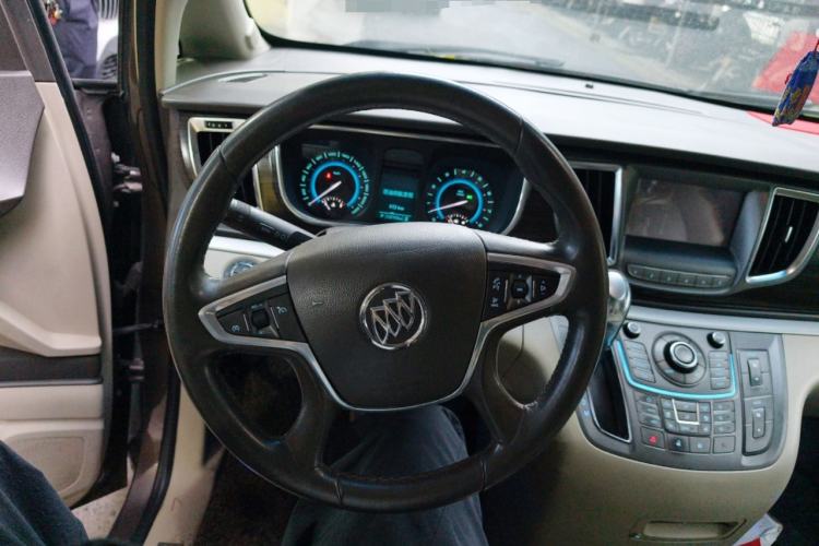 Used Buick GL8 2013 3.0L XT Luxury Business Flagship Edition Steering Wheel
