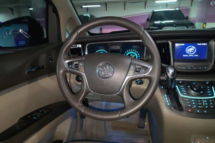 Used Buick GL8 2013 3.0L XT Luxury Business Flagship Edition Steering Wheel