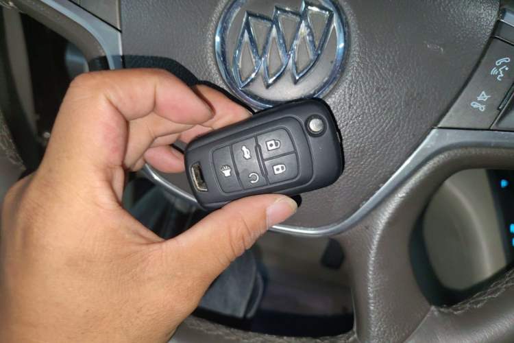 Used Buick GL8 2013 3.0L XT Luxury Business Flagship Edition Vehicle Key