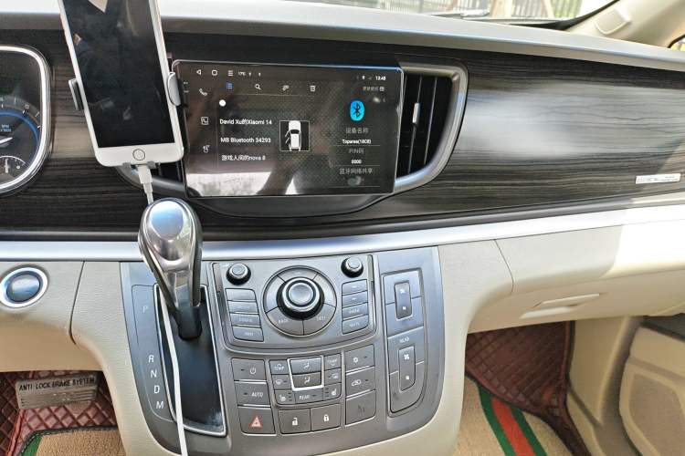 Used Buick GL8 2013 3.0L GT Luxury Business Haoya Edition Audio And AC Panel
