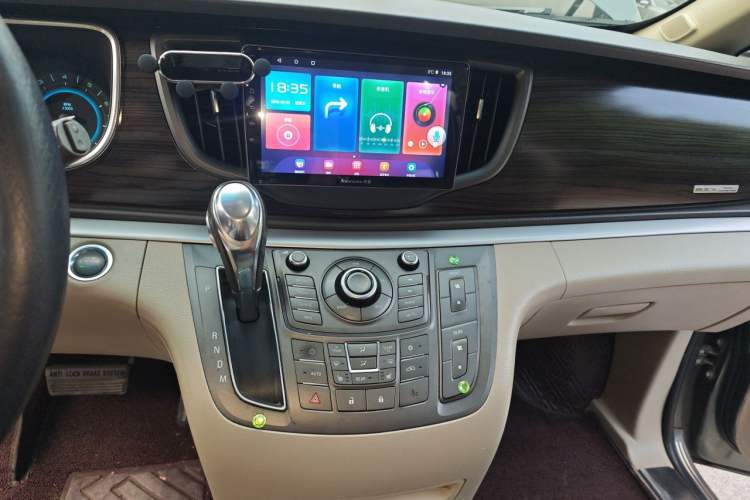 Used Buick GL8 2013 3.0L GT Luxury Business Haoya Edition Audio And AC Panel