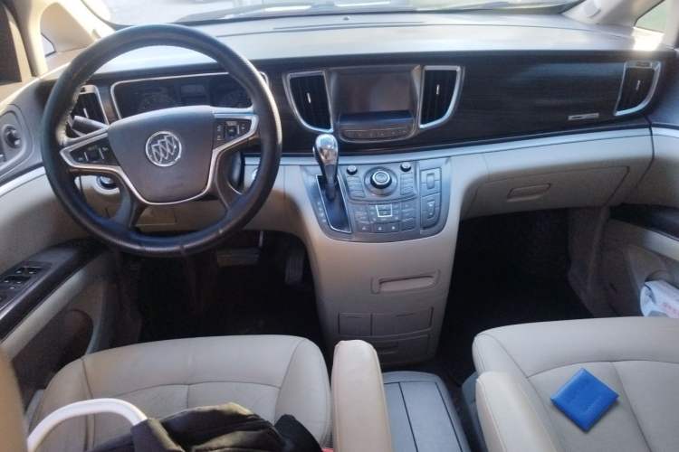 Used Buick GL8 2013 3.0L XT Luxury Business Flagship Edition Center Console