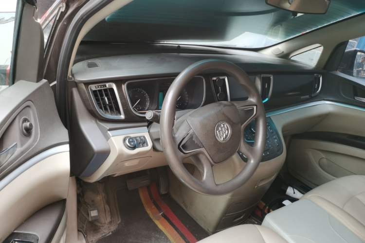 Used Buick GL8 2013 2.4L CT Luxury Business Comfort Edition Driver Seat