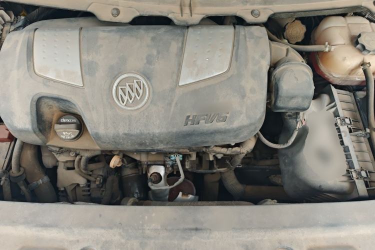 Used Buick GL8 2013 3.0L GT Luxury Business Haoya Edition Engine Bay