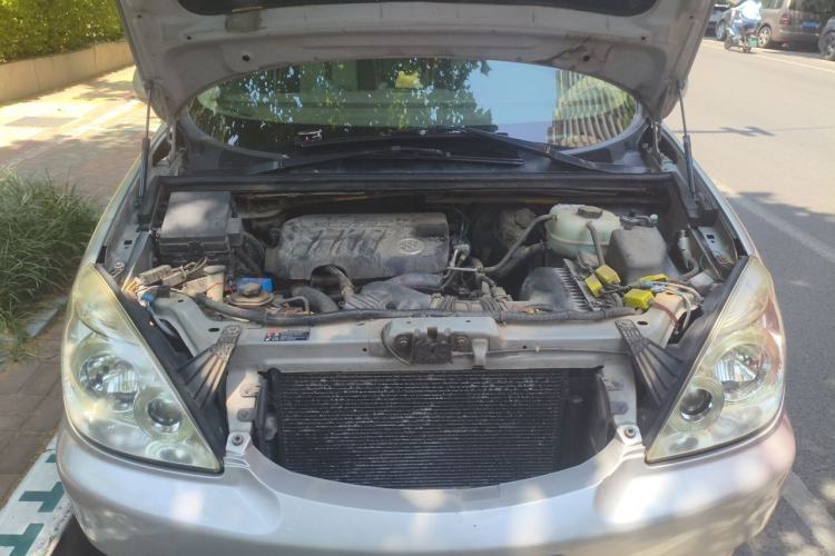 Used Buick GL8 2013 2.4L Comfort Edition Engine Bay