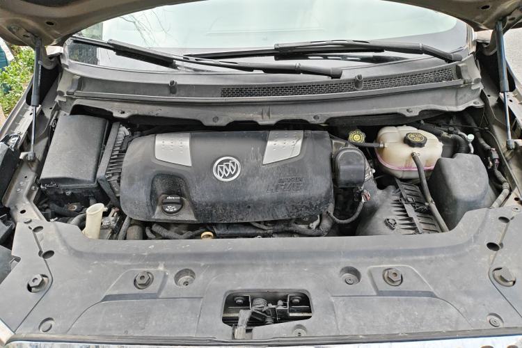 Used Buick GL8 2013 3.0L GT Luxury Business Haoya Edition Engine Bay