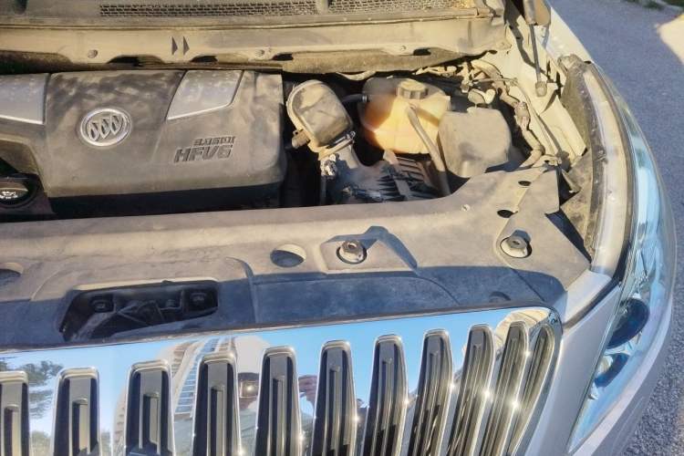 Used Buick GL8 2013 3.0L XT Luxury Business Flagship Edition Engine Bay Left