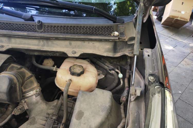 Used Buick GL8 2013 3.0L GT Luxury Business Haoya Edition Engine Bay Left