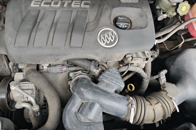 Used Buick GL8 2013 2.4L CT Luxury Business Comfort Edition Engine Bay