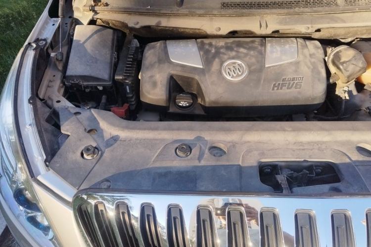 Used Buick GL8 2013 3.0L XT Luxury Business Flagship Edition Engine Bay Right