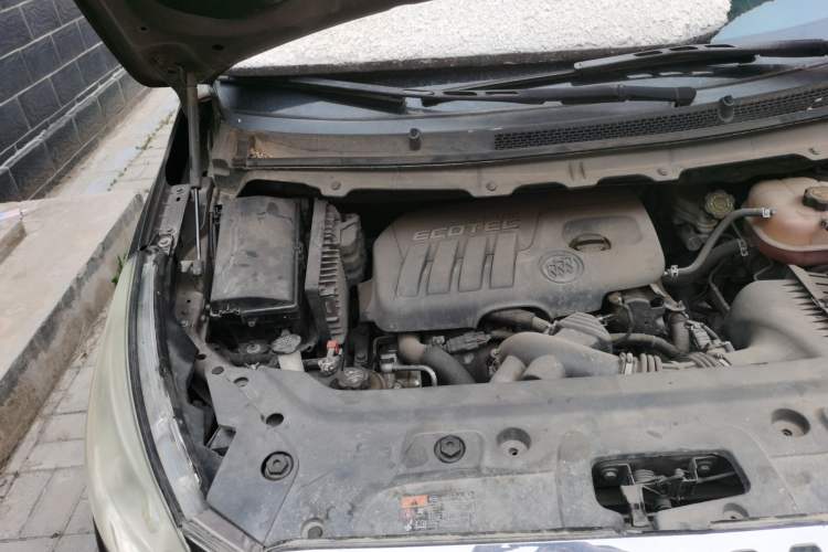 Used Buick GL8 2013 2.4L CT Luxury Business Comfort Edition Engine Bay Right