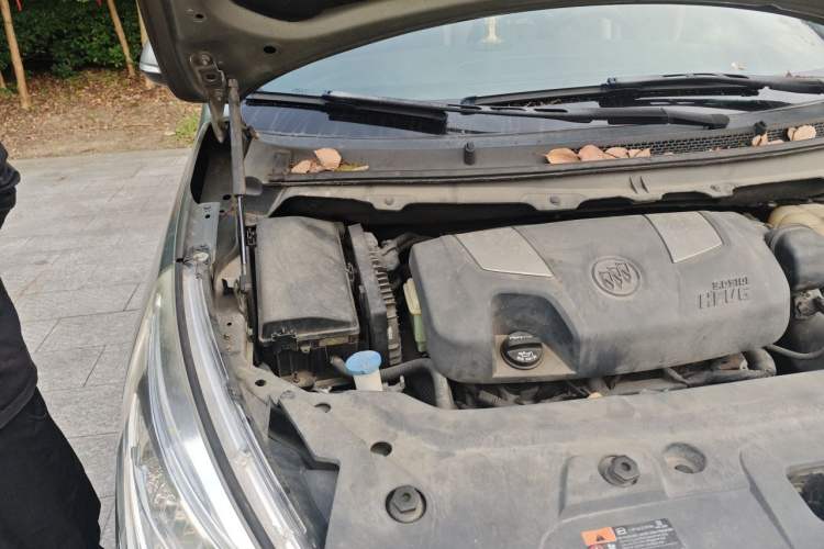 Used Buick GL8 2013 3.0L GT Luxury Business Haoya Edition Engine Bay Right