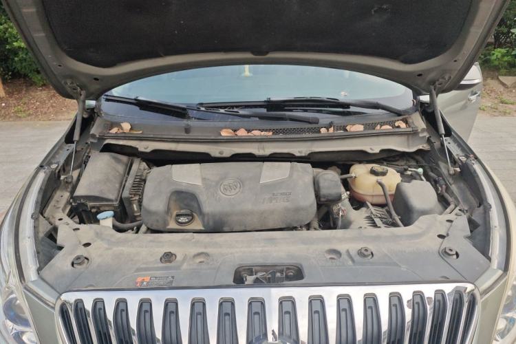Used Buick GL8 2013 3.0L GT Luxury Business Haoya Edition Engine Bay