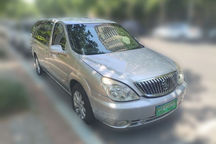 Used Buick GL8 2013 2.4L Comfort Edition Front Right 45 Deg