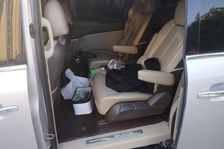 Used Buick GL8 2013 3.0L XT Luxury Business Flagship Edition Left Rear Seat