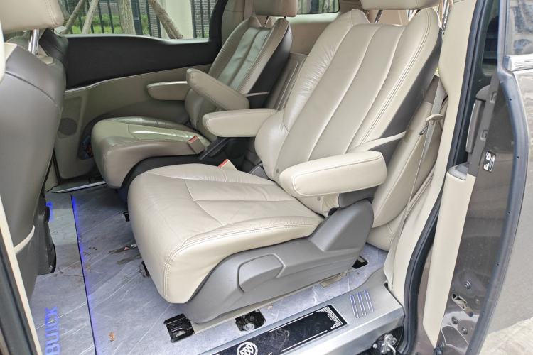 Used Buick GL8 2013 3.0L GT Luxury Business Haoya Edition Left Rear Seat