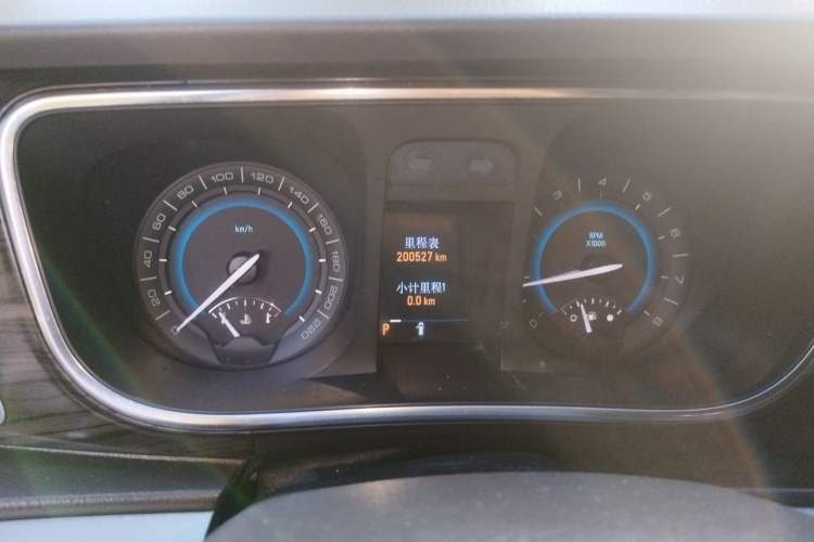 Used Buick GL8 2013 3.0L XT Luxury Business Flagship Edition Odometer Close Up