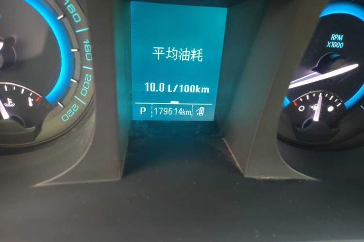Used Buick GL8 2013 3.0L GT Luxury Business Haoya Edition Odometer Close Up