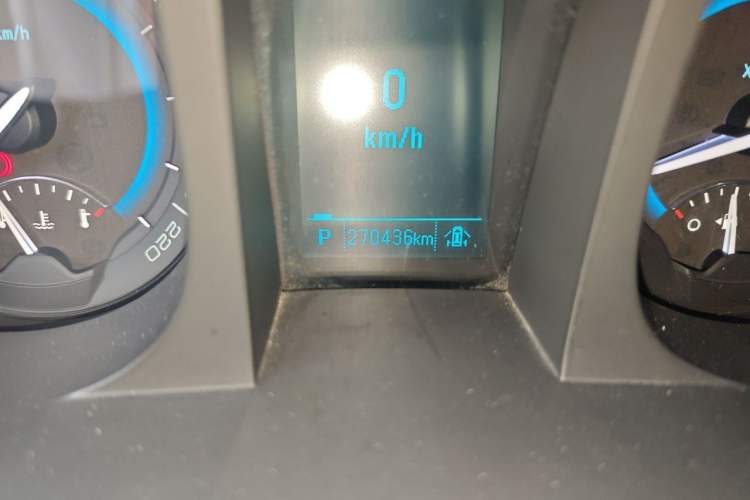 Used Buick GL8 2013 3.0L GT Luxury Business Haoya Edition Odometer Close Up