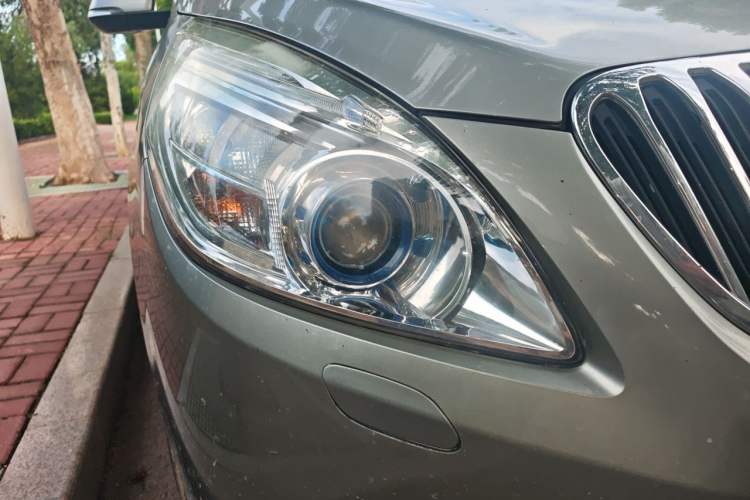 Used Buick GL8 2013 3.0L GT Luxury Business Haoya Edition Right Front Headlight