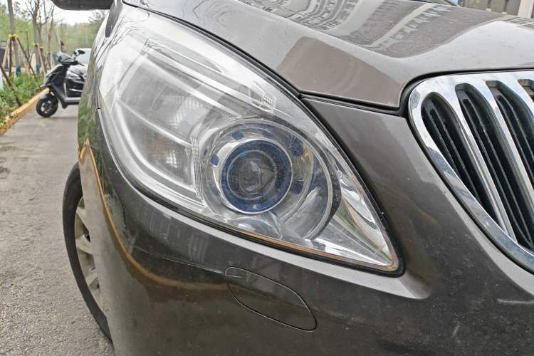Used Buick GL8 2013 3.0L GT Luxury Business Haoya Edition Right Front Headlight