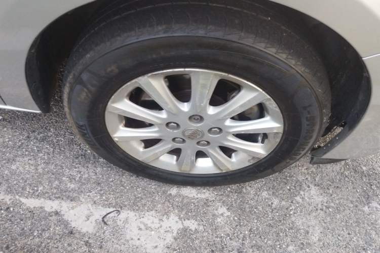 Used Buick GL8 2013 3.0L XT Luxury Business Flagship Edition Right Front Wheel Hub