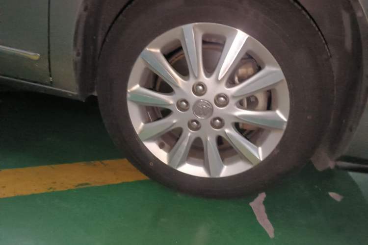 Used Buick GL8 2013 3.0L GT Luxury Business Haoya Edition Right Front Wheel Hub