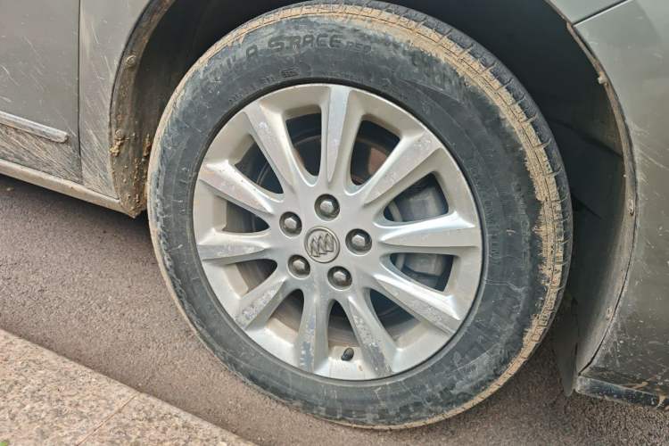 Used Buick GL8 2013 3.0L GT Luxury Business Haoya Edition Right Front Wheel Hub