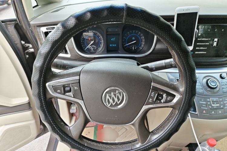 Used Buick GL8 2013 3.0L GT Luxury Business Haoya Edition Steering Wheel