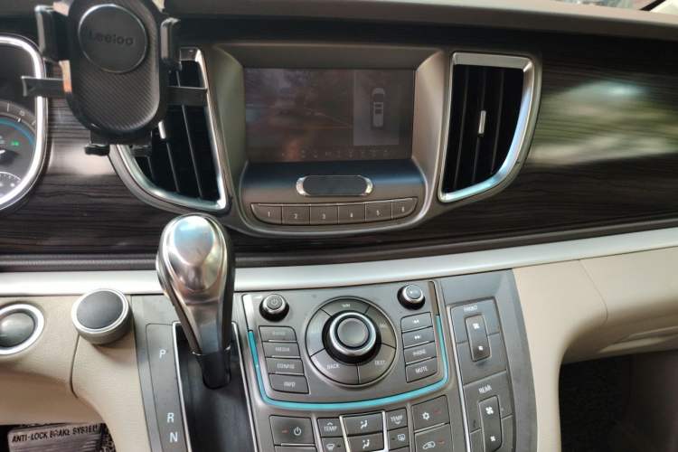 Used Buick GL8 2013 3.0L GT Luxury Business Haoya Edition Audio And AC Panel