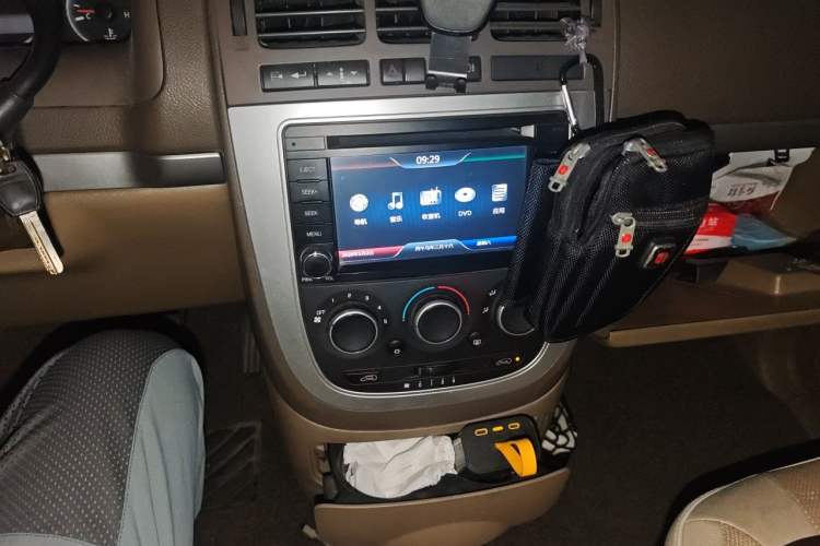 Used Buick GL8 2013 2.4L Comfort Edition Audio And AC Panel
