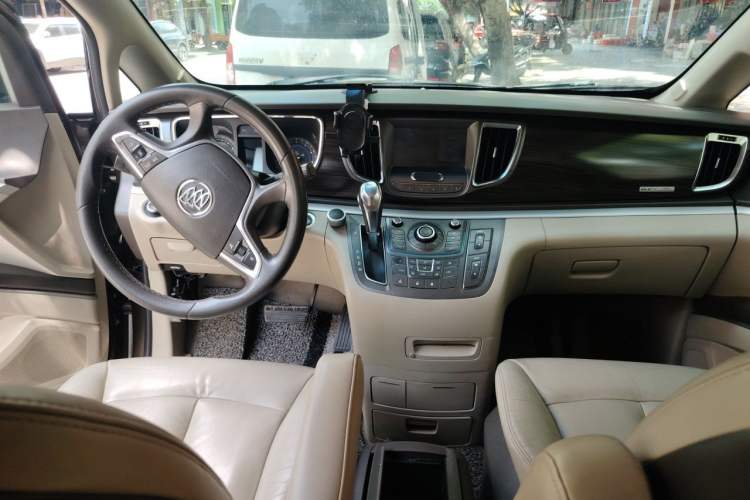 Used Buick GL8 2013 3.0L GT Luxury Business Haoya Edition Center Console