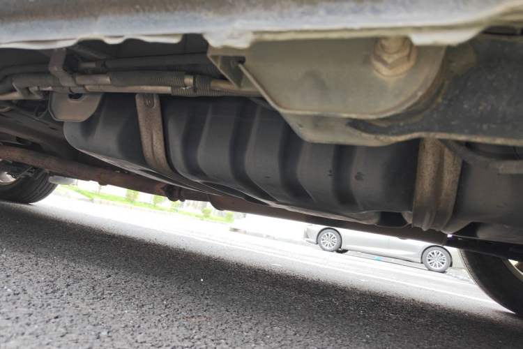 Used Buick GL8 2013 2.4L Executive Edition Chassis Rear Left