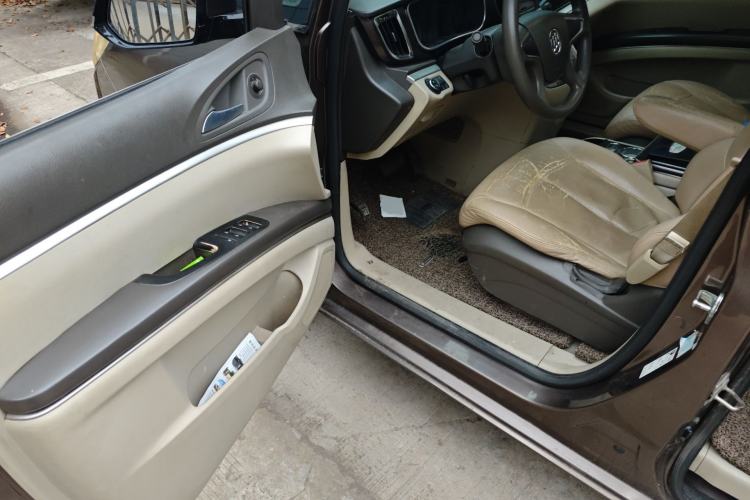 Used Buick GL8 2013 2.4L CT Luxury Business Comfort Edition Driver Seat