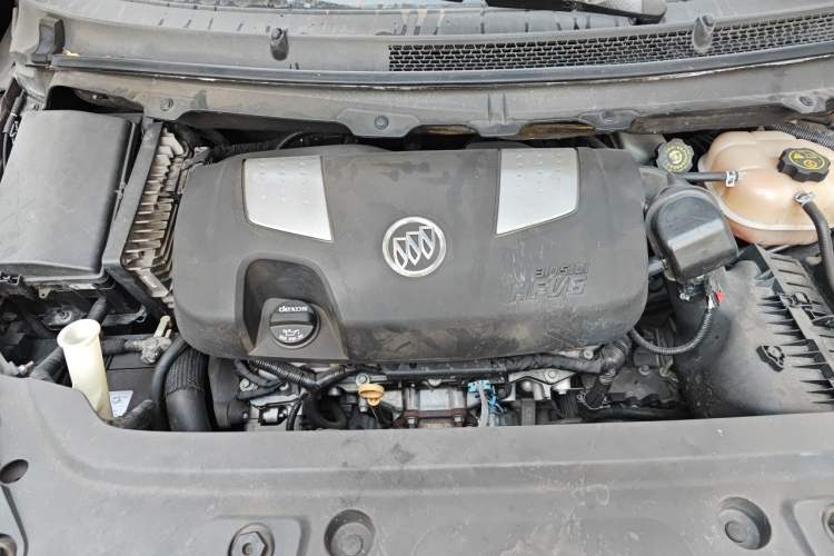 Used Buick GL8 2013 3.0L GT Luxury Business Haoya Edition Engine Bay