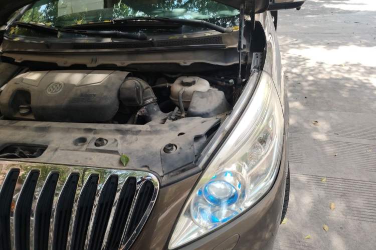 Used Buick GL8 2013 3.0L GT Luxury Business Haoya Edition Engine Bay Left