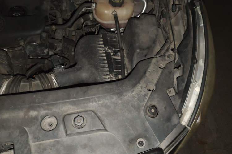 Used Buick GL8 2013 2.4L CT Luxury Business Comfort Edition Engine Bay Left