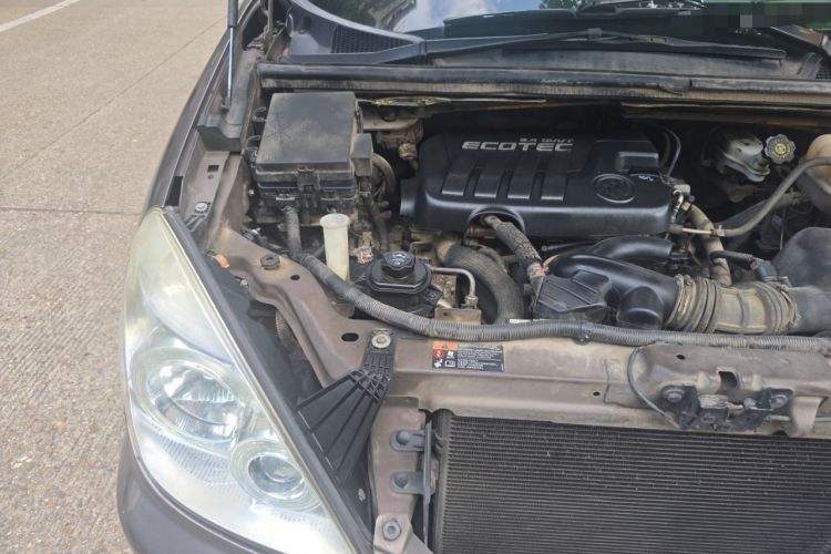 Used Buick GL8 2013 2.4L Classic Edition Engine Bay Right