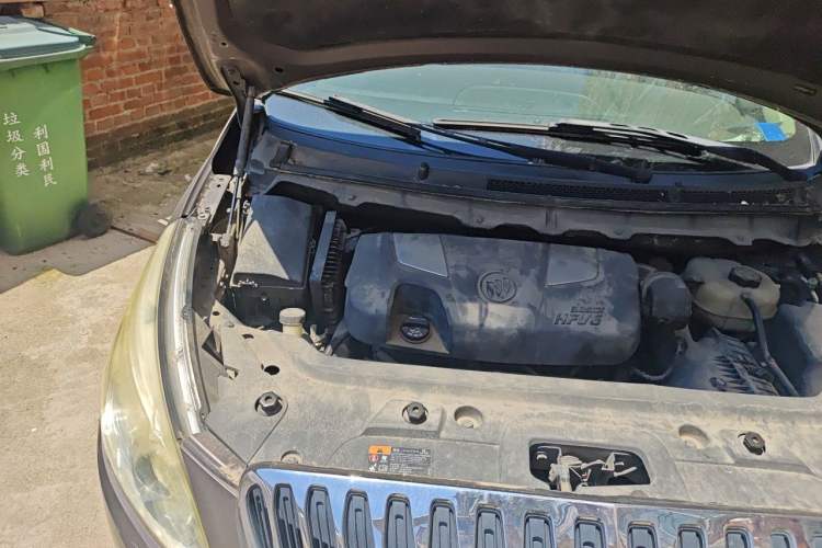 Used Buick GL8 2013 3.0L XT Luxury Business Flagship Edition Engine Bay Right