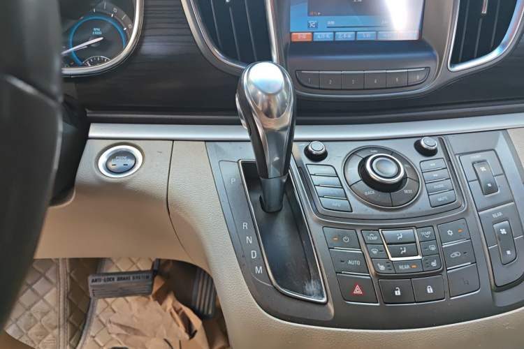 Used Buick GL8 2013 3.0L GT Luxury Business Haoya Edition Gear Lever