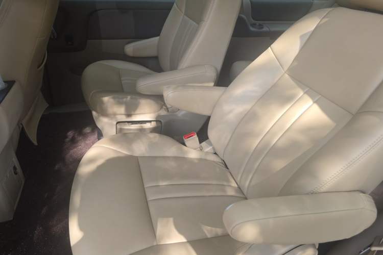 Used Buick GL8 2013 2.4L Classic Edition Left Rear Seat